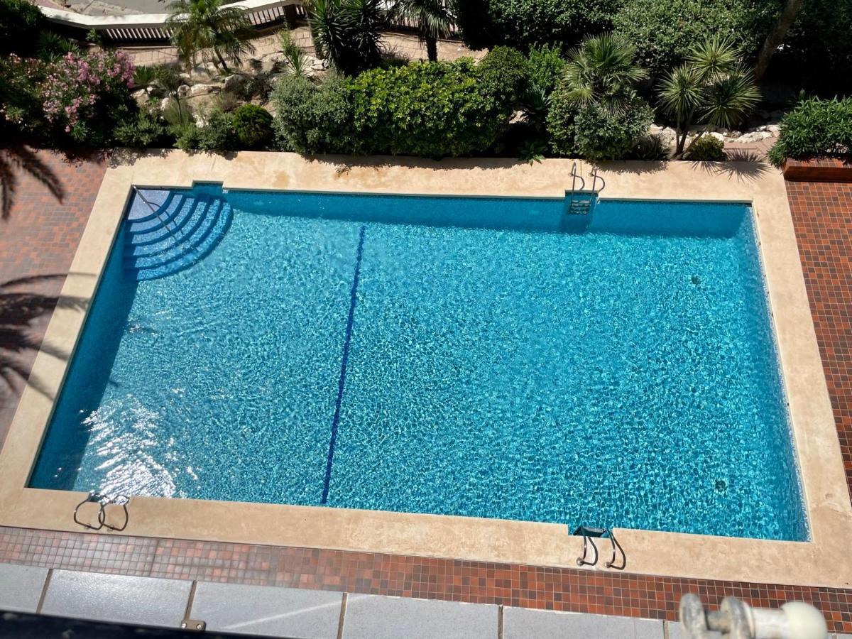 Moderno Apartamento Colon Con Vistas Al Mar 칼페 외부 사진
